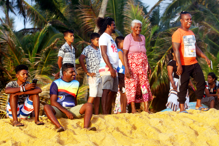 Fotografia zrobiona na plaży w Hikkaduwie  podczas podróży na Sri Lanke. Autorstwa Ani Wilanowskiej