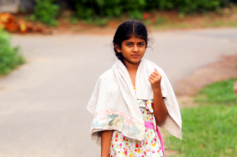 Fotografia dziecka zrobiona podczas podróży na Sri Lanke. Autorstwa Ani Wilanowskiej