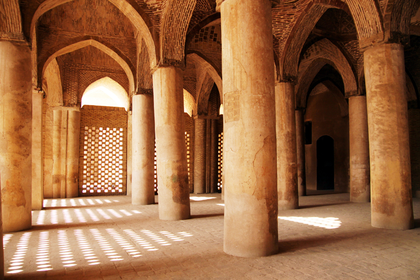 Fotografia meczetu zrobiona podczas podróży do Iranu. Autorstwa Ani Wilanowskiej.
