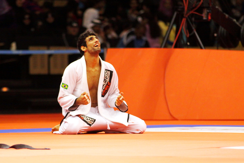 Fotografia zrobiona po walce w Abu Dhabi podczas zawodów bjj World Professional Jiu-Jitsu Championship, autorstwa Ani Wilanowskiej.
