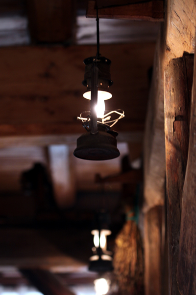 Fotografia lampy wykonana w Zakopanym autorstwa Ani Wilanowskiej. 