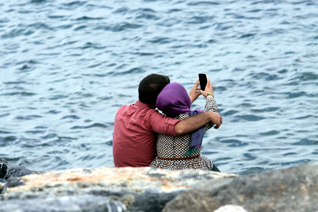 Fotografia pary robiącej sobie zdjęcie wykonana w Turcji autorstwa Ani Wilanowskiej. 