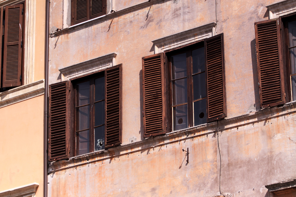 Fotografia budynku wykonana w Rzymie autorstwa Ani Wilanowskiej.