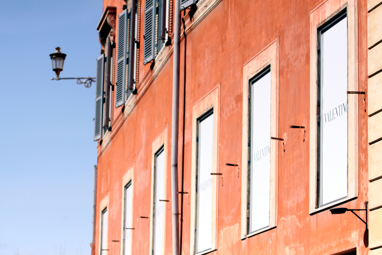 Fotografia budynku Valentino wykonana w Rzymie autorstwa Ani Wilanowskiej.
