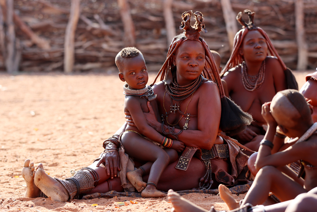 Fotografia wioski Himba zrobiona w Namibii, autorstwa Ani Wilanowskiej