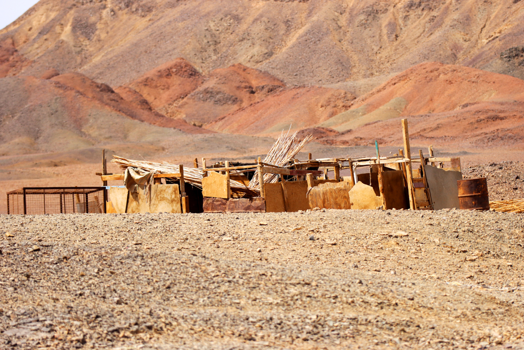 Fotografia wioski beduińskiej w Marsa Alam zrobiona w Egipcie, autorstwa Ani Wilanowskiej