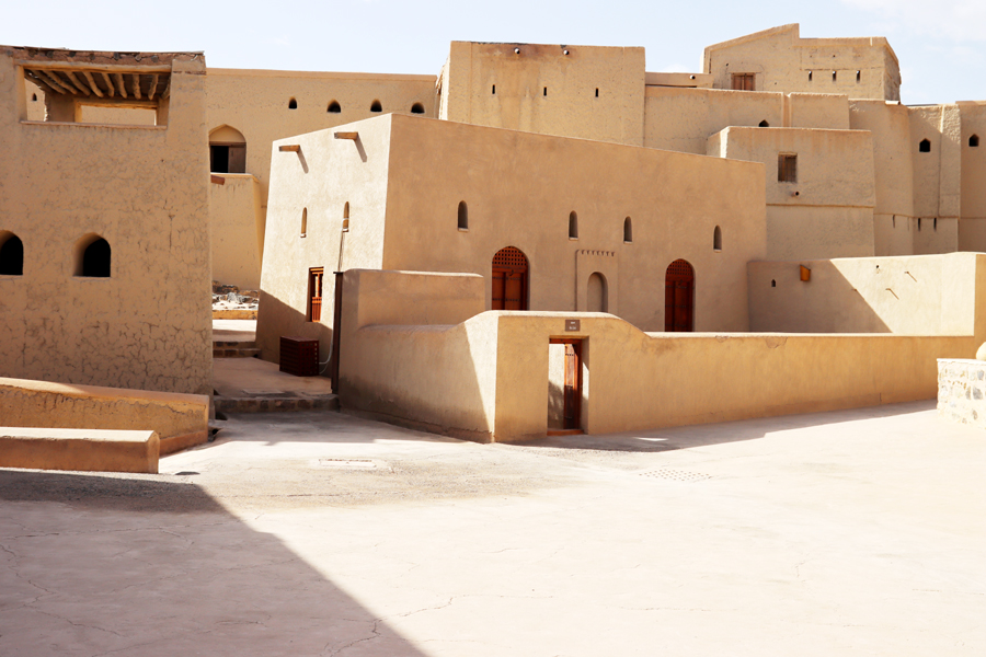 Fotografia Nizwy i Bahli zrobiona w Omanie, autorstwa Ani Wilanowskiej