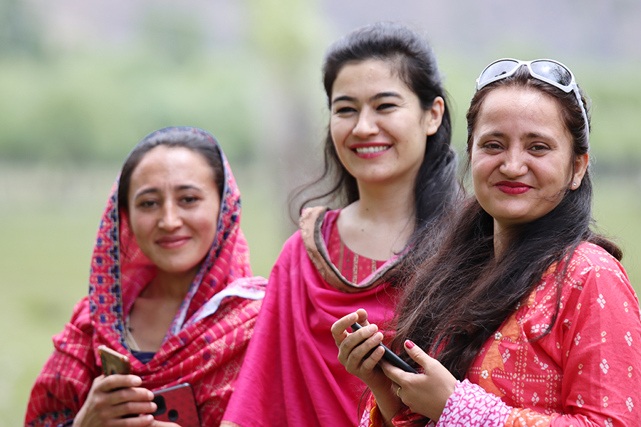 Zdjęcie Pakistańskich kobiet zrobione w regionie Gilgit-Baltistan w Pakistanie autorstwa Anny Wilanowskiej
