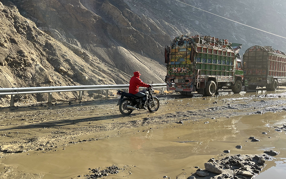 Zdjęcie lawiny błotnej zrobione w regionie Gilgit-Baltistan w Pakistanie autorstwa Anny Wilanowskiej