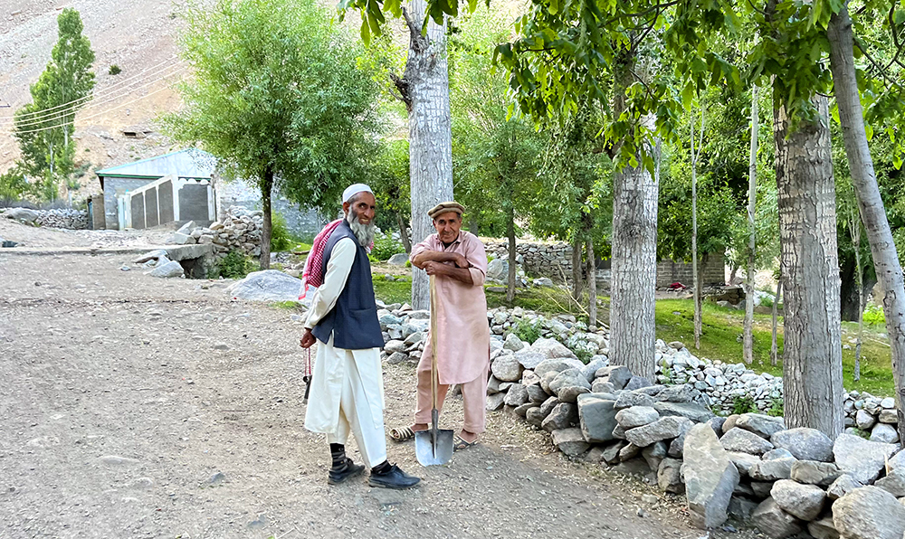 Zdjęcie ludzi zrobione w regionie Gilgit-Baltistan w Pakistanie autorstwa Anny Wilanowskiej